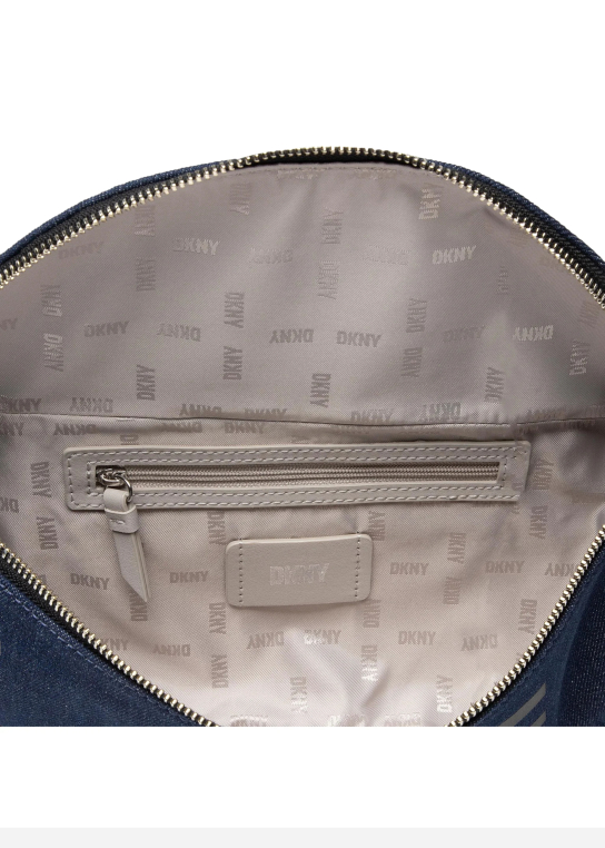 DKNY ΤΣΑΝΤΑ ΜΕΣΗΣ ΜΕ ΛΟΓΟΤΥΠΟ TILLY Μπλε 4 DKNY ΤΣΑΝΤΑ ΜΕΣΗΣ ΜΕ ΛΟΓΟΤΥΠΟ TILLY Μπλε - Image 4