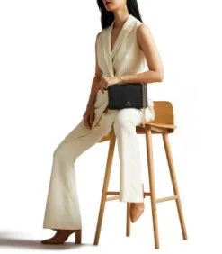 TED BAKER ΣΤΑΥΡΩΤΗ ΤΣΑΝΤΑ JORJEY Μαύρο 19 TED BAKER ΣΤΑΥΡΩΤΗ ΤΣΑΝΤΑ JORJEY Μαύρο -ΓΥΝΑΙΚΕΙΕΣ ΤΣΑΝΤΕΣ Κατάστημα πωλήσεων 05 9