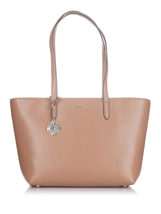 DKNY ΔΕΡΜΑΤΙΝΗ ΤΣΑΝΤΑ ΩΜΟΥ BRYANT Μπεζ 1 DKNY ΔΕΡΜΑΤΙΝΗ ΤΣΑΝΤΑ ΩΜΟΥ BRYANT Μπεζ