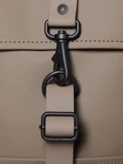 RAINS UNISEX ΣΑΚΙΔΙΟ ΠΛΑΤΗΣ RUCKSACK Μπεζ -ΓΥΝΑΙΚΕΙΕΣ ΤΣΑΝΤΕΣ Κατάστημα πωλήσεων 30 1083