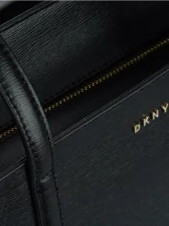 DKNY ΔΕΡΜΑΤΙΝΗ ΤΣΑΝΤΑ ΩΜΟΥ BRYANT Μαύρο 10 DKNY ΔΕΡΜΑΤΙΝΗ ΤΣΑΝΤΑ ΩΜΟΥ BRYANT Μαύρο -ΓΥΝΑΙΚΕΙΕΣ ΤΣΑΝΤΕΣ Κατάστημα πωλήσεων 30 320