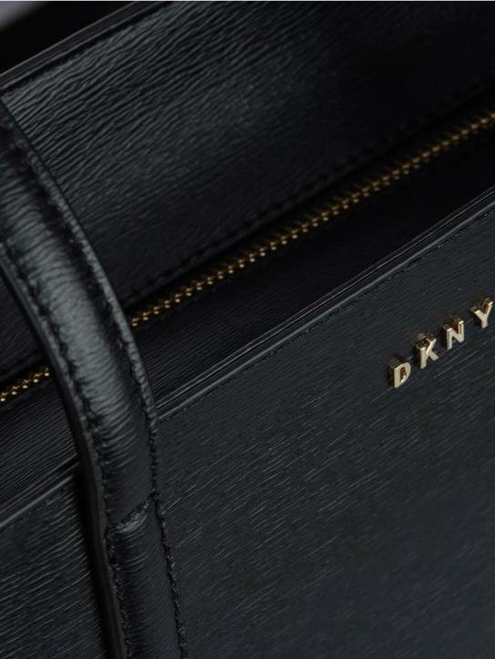 DKNY ΔΕΡΜΑΤΙΝΗ ΤΣΑΝΤΑ ΩΜΟΥ BRYANT Μαύρο 3 DKNY ΔΕΡΜΑΤΙΝΗ ΤΣΑΝΤΑ ΩΜΟΥ BRYANT Μαύρο - Image 3