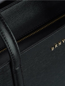 DKNY ΔΕΡΜΑΤΙΝΗ ΤΣΑΝΤΑ ΩΜΟΥ BRYANT Μαύρο 7 DKNY ΔΕΡΜΑΤΙΝΗ ΤΣΑΝΤΑ ΩΜΟΥ BRYANT Μαύρο - Image 7