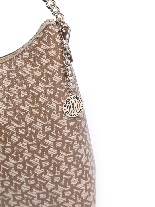 DKNY ΤΣΑΝΤΑ ΩΜΟΥ ΜΕ ΜΟΝΟΓΡΑΜΜΑ BRYANT Καφέ 3 DKNY ΤΣΑΝΤΑ ΩΜΟΥ ΜΕ ΜΟΝΟΓΡΑΜΜΑ BRYANT Καφέ - Image 3