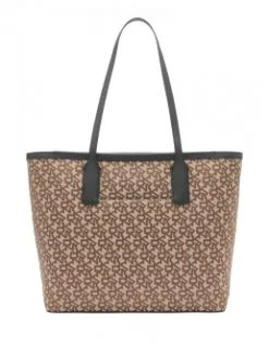 DKNY ΤΣΑΝΤΑ ΩΜΟΥ ΜΕ ΜΟΝΟΓΡΑΜΜΑ CAROL Καφέ 14 DKNY ΤΣΑΝΤΑ ΩΜΟΥ ΜΕ ΜΟΝΟΓΡΑΜΜΑ CAROL Καφέ -ΓΥΝΑΙΚΕΙΕΣ ΤΣΑΝΤΕΣ Κατάστημα πωλήσεων 30 383