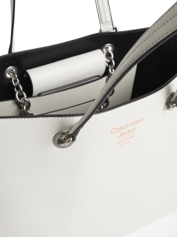CALVIN KLEIN ΤΣΑΝΤΑ ΩΜΟΥ ΜΕ ΑΛΥΣΙΔΑ Λευκό 6 CALVIN KLEIN ΤΣΑΝΤΑ ΩΜΟΥ ΜΕ ΑΛΥΣΙΔΑ Λευκό - Image 6