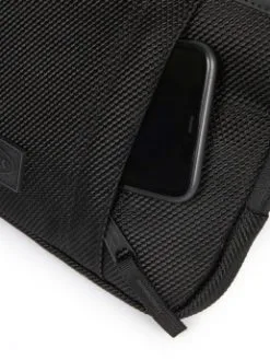 EASTPAK ΤΣΑΜΤΑ ΩΜΟΥ IVON Μαύρο -ΓΥΝΑΙΚΕΙΕΣ ΤΣΑΝΤΕΣ Κατάστημα πωλήσεων 30 875