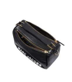 MARC JACOBS ΔΕΡΜΑΤΙΝΗ ΤΣΑΝΤΑ ΧΕΙΡΟΣ 15 MARC JACOBS ΔΕΡΜΑΤΙΝΗ ΤΣΑΝΤΑ ΧΕΙΡΟΣ -ΓΥΝΑΙΚΕΙΕΣ ΤΣΑΝΤΕΣ Κατάστημα πωλήσεων 40 131