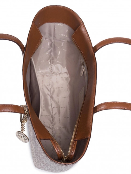 DKNY ΔΕΡΜΑΤΙΝΗ ΤΣΑΝΤΑ ΩΜΟΥ BRYANT Καφέ 4 DKNY ΔΕΡΜΑΤΙΝΗ ΤΣΑΝΤΑ ΩΜΟΥ BRYANT Καφέ - Image 4