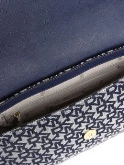 DKNY ΤΣΑΝΤΑ ΩΜΟΥ ΜΕ ΜΟΝΟΓΡΑΜΜΑ CAROL Μπλε -ΓΥΝΑΙΚΕΙΕΣ ΤΣΑΝΤΕΣ Κατάστημα πωλήσεων 40 287