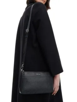 CALVIN KLEIN ΣΤΑΥΡΩΤΗ ΤΣΑΝΤΑ ΜΕ ΛΟΓΟΤΥΠΟ Μαύρο -ΓΥΝΑΙΚΕΙΕΣ ΤΣΑΝΤΕΣ Κατάστημα πωλήσεων 40 577