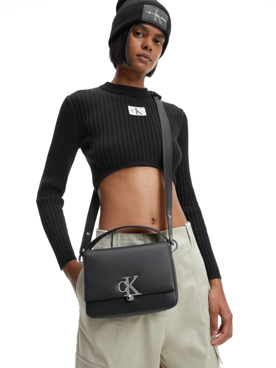 CALVIN KLEIN ΣΤΑΥΡΩΤΗ ΤΣΑΝΤΑ ΜΕ ΛΟΓΟΤΥΠΟ Μαύρο 4 CALVIN KLEIN ΣΤΑΥΡΩΤΗ ΤΣΑΝΤΑ ΜΕ ΛΟΓΟΤΥΠΟ Μαύρο - Image 4