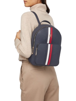 TOMMY HILFIGER ΓΥΝΑΙΚΕΙΟ ΣΑΚΙΔΙΟ ΠΛΑΤΗΣ ΜΕ SIGNATURE ΡΙΓΑ 8 TOMMY HILFIGER ΓΥΝΑΙΚΕΙΟ ΣΑΚΙΔΙΟ ΠΛΑΤΗΣ ΜΕ SIGNATURE ΡΙΓΑ - Image 8