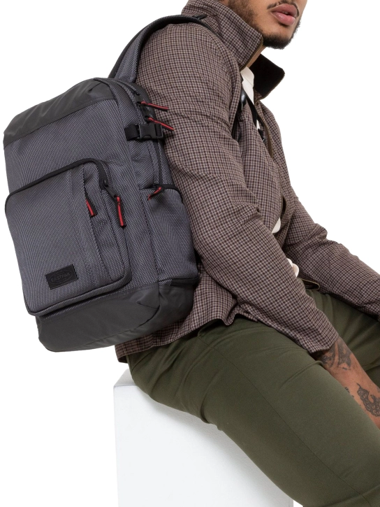 EASTPAK ΣΑΚΙΔΙΟ ΠΛΑΤΗΣ TECUM SMALL Γκρι 4 EASTPAK ΣΑΚΙΔΙΟ ΠΛΑΤΗΣ TECUM SMALL Γκρι - Image 4