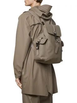 RAINS UNISEX ΣΑΚΙΔΙΟ ΠΛΑΤΗΣ RUCKSACK Μπεζ -ΓΥΝΑΙΚΕΙΕΣ ΤΣΑΝΤΕΣ Κατάστημα πωλήσεων 50 162