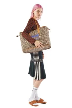 MCM ΤΣΑΝΤΑ SHOPPER ΔΙΠΛΗΣ ΟΨΗΣ LIZ LARGE Καφέ 20 MCM ΤΣΑΝΤΑ SHOPPER ΔΙΠΛΗΣ ΟΨΗΣ LIZ LARGE Καφέ -ΓΥΝΑΙΚΕΙΕΣ ΤΣΑΝΤΕΣ Κατάστημα πωλήσεων 70